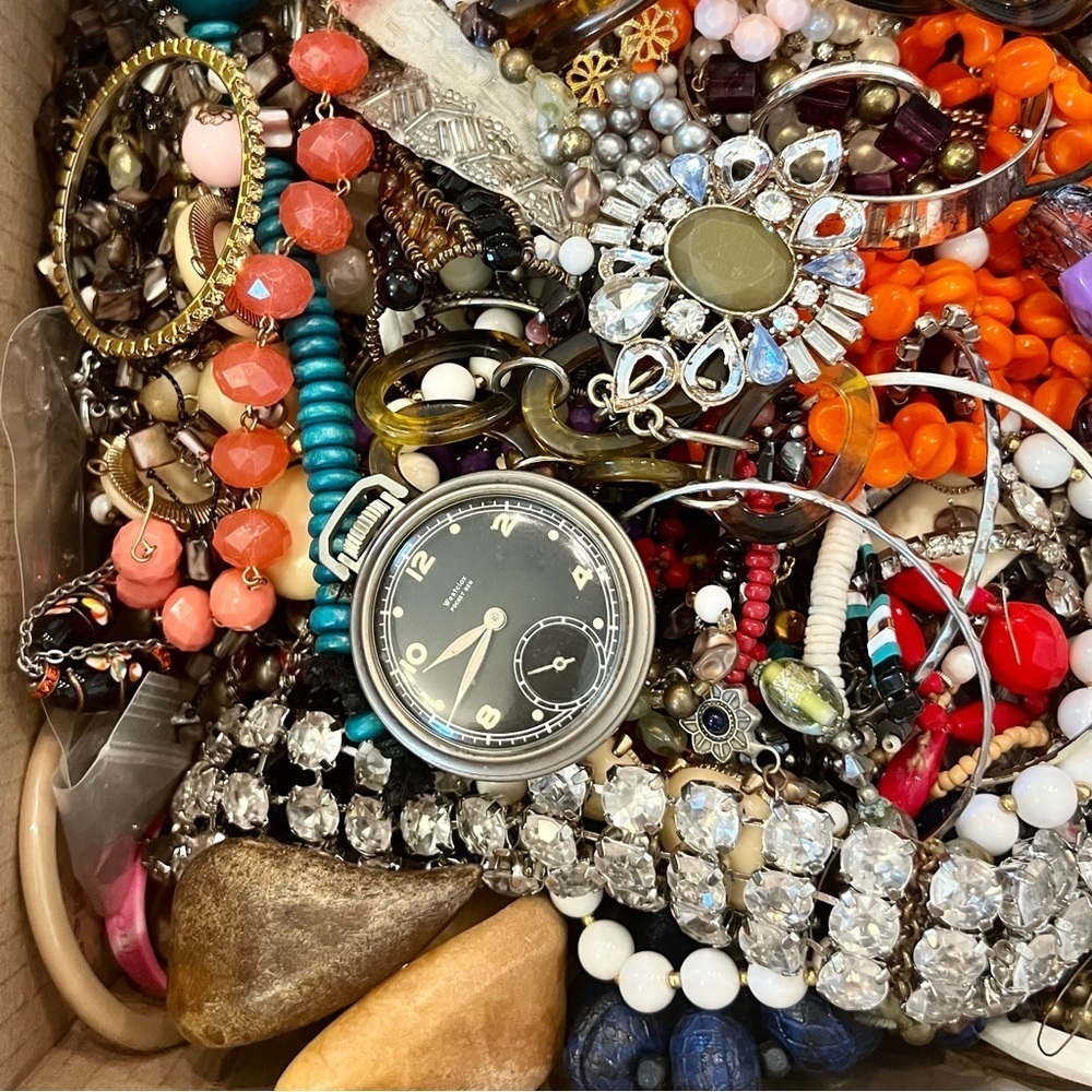 ⚜️ 3 LB Mystery Jewelry Lot |Wearable, Repurpose DIY Crafts Junk Jewelry Art ⚜️ - Picture 4 of 10